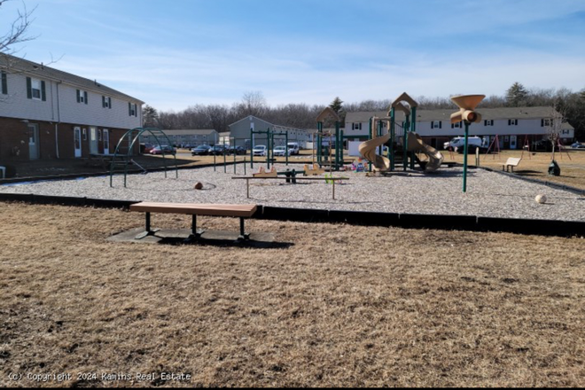 Outdoor - Private living room in colonial village Apartments