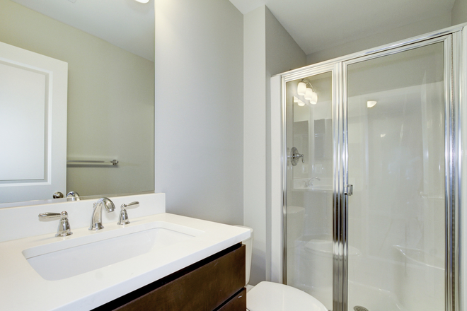 Bathroom - Private Bedroom with Private Bathroom Walk to Campus House