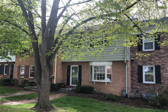 front of house - Fall 2025 new listing, Oak Manor townhouse, close to campus