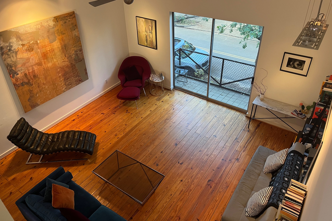 Living Room - Beautiful & bright 2 bed/3 level in Midtown, rail to Med Center and Rice Townhome