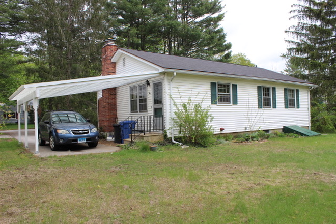 House - rear view - Quiet 2 bedroom ranch - minutes to campus