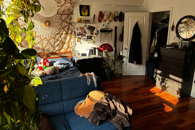 Bedroom - Private bedroom and bath! Available for sublet Spring '26!! Best roommates ever!