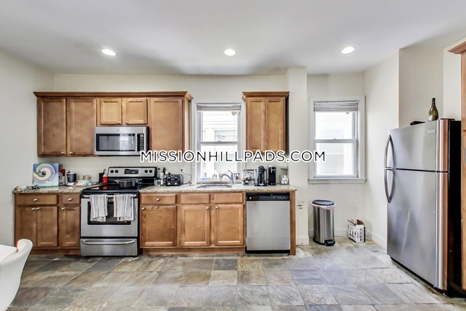 Kitchen - New Listing Available 9/1/2025! 3 Bed 1 Bath Apartment on Hillside St.!