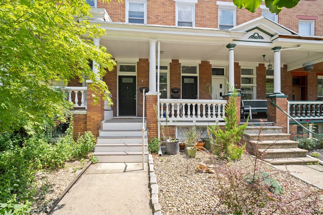 Front of the House - High ceilings, New floors, Stunning views, Stainless steel appliances , In-unit washer and dryer,