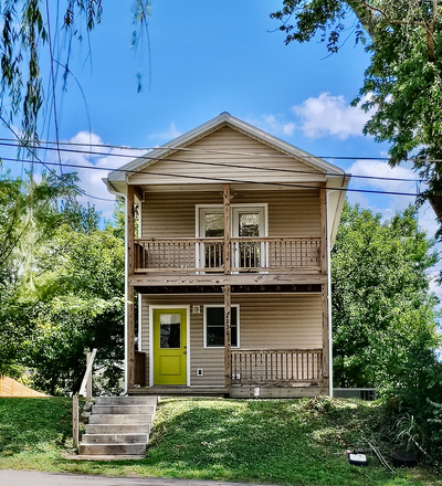 2232 Mississippi Ave - Cutest little house! - Ready NOW! Newer 2-Bedroom House. Washer/Dryer Included. 7-minute drive to UTK.