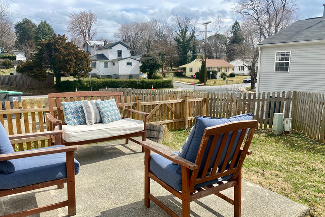Backyard Seating Area - Grove Street Townhouse