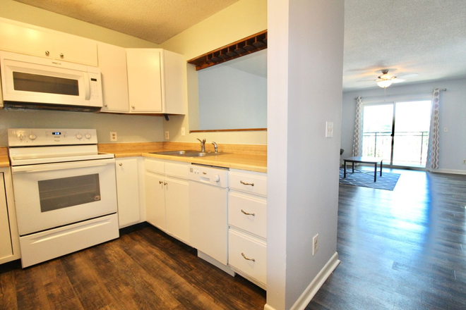 Kitchen - Live Your Best College Life at Hunters Ridge! Leasing for the 26-27 year Condo