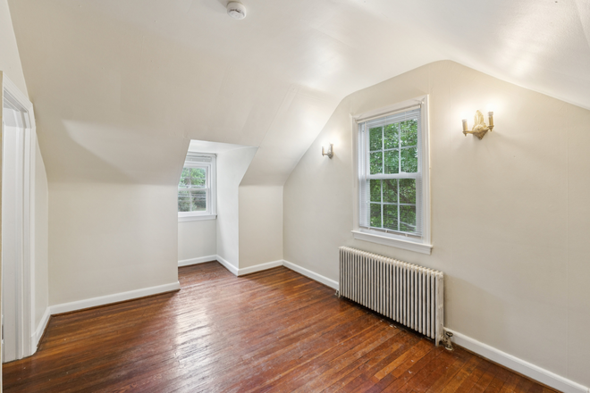 Bedroom/living space - 4811 Calvert Rd (Loft Room with Private Bathroom!) - Walking distance to UMD [SPRING LEASE]