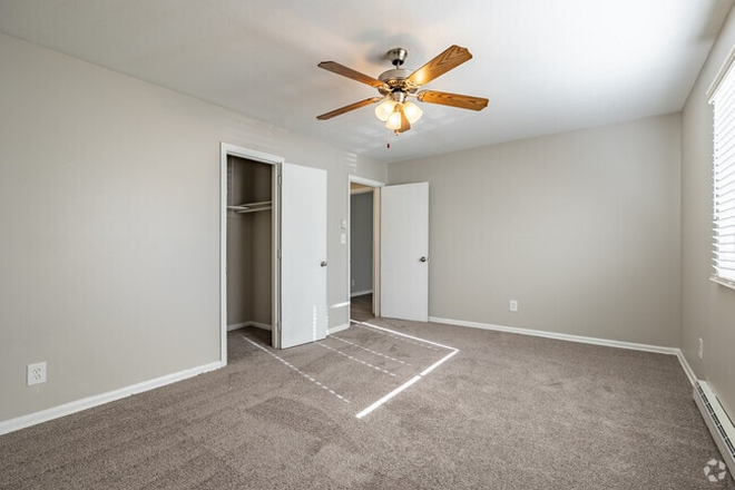 Master Room - LOOKING FOR A ROOMMATE TO SHARE A 2B1B in Decatur Apartments