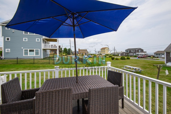 Patio Deck - Clean 3 Bedroom in Scarborough Beach Area. APPLY NOW WITH NO FEE www.durkincottages.com House