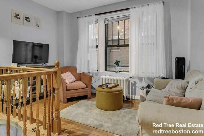 ... - GORGEOUS 4 BEDS/2 BATHS WITH MODERN KITCHEN ON BEACON STREET Condo