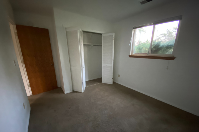 1st bedroom - 1195 35th Street Unit A Boulder, CO 80303 directly across from East campus Apartments