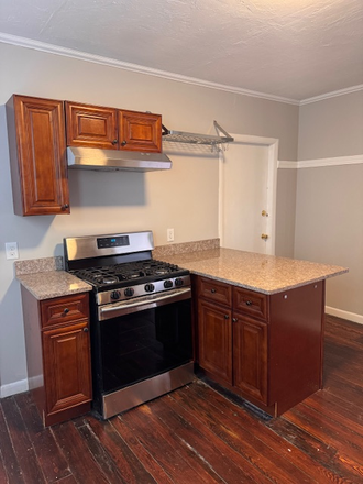 kitchen - lovely 2 bed Federal Hill/West Side neighborhood Apartments
