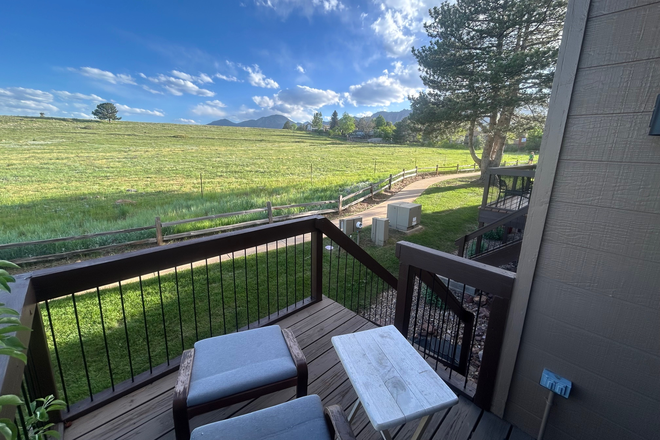 Back deck - Townhome with great location