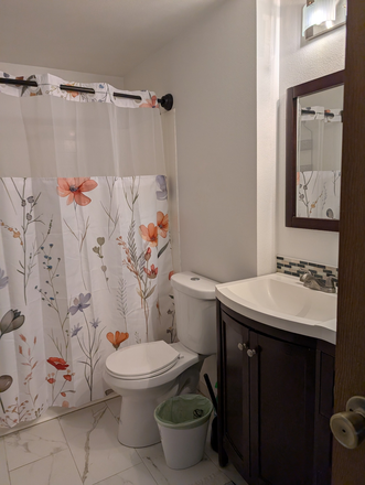 Private Bathroom - Private furnished room in shared home near Anschutz Medical Campus
