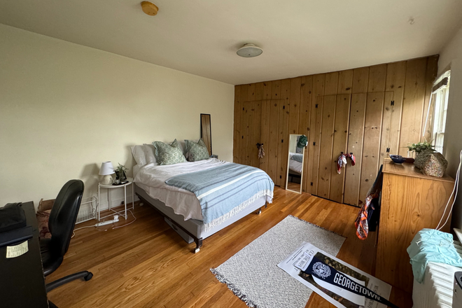 Bedroom - 1 Large and Bright Double Bedroom for Rent - Georgetown - June 1st - July 31st - $1280 Per Month