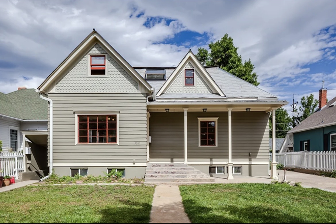 front of house - Subleasing 1 bedroom: Townhome near Peal (5 bed - 3 bath)