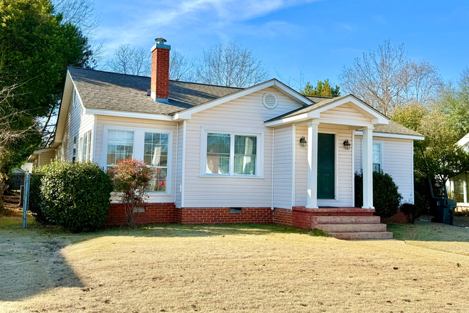 Exterior - 1618 1st Avenue