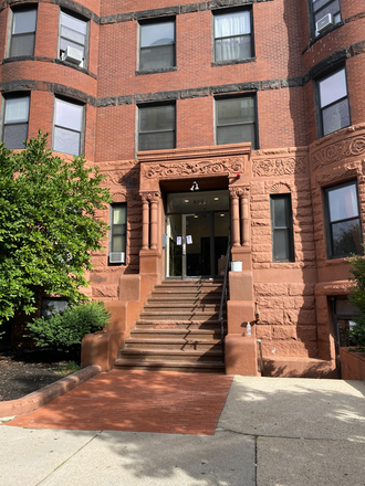 Building Exterior - 1 Bedroom Available in a Close to Campus 2 Bedroom Apartment