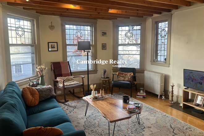 Living Room - Charming 2 Bed + Study Pet friendly