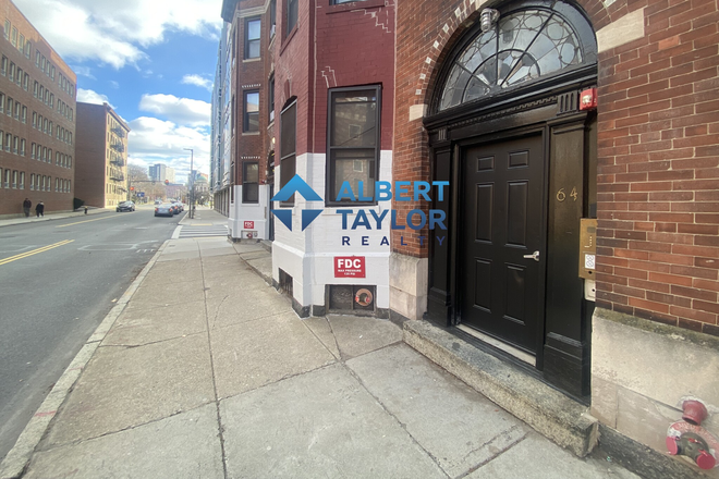 Exterior - Cheap 4 Bedroom with UNBEATABLE Location! Right by Brigham Circle T!!