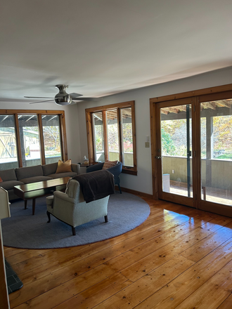 Living Room - 3 Bedroom House on 10 acres, 20 min from campus