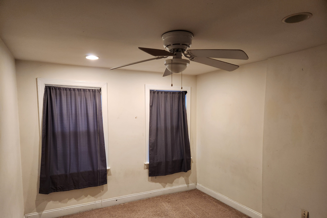 Upstairs rear bedroom - $670/mo Butcher's Hill Row Home available now