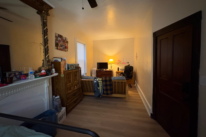 Bedroom - 6 BEDROOM / 3 FULL BATHROOM FULLY REMODELED Townhome