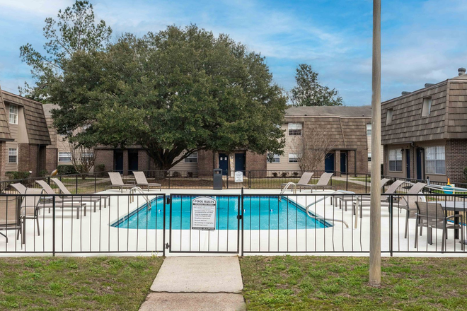 Photo - Lincoln Square Apartment Homes