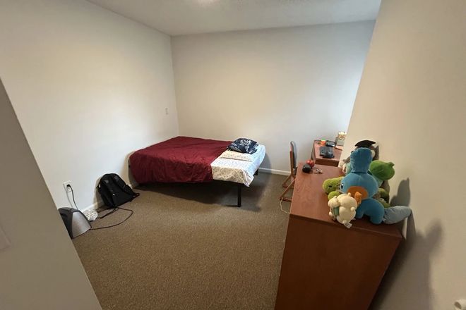 Bedroom - UMD Courtyards Apartment - Close to Campus + Free Utilities!
