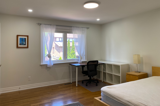 bedroom - One bright, clean Furnished Bedroom at 2nd floor of a house in a quiet community