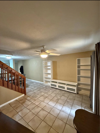 Living room - Townhouse close to bus lines and Butler Plaza