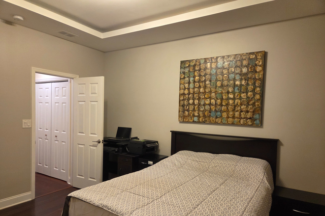 Bedroom - 1 Bedroom for rent in 2 bedroom Canton row house with parking