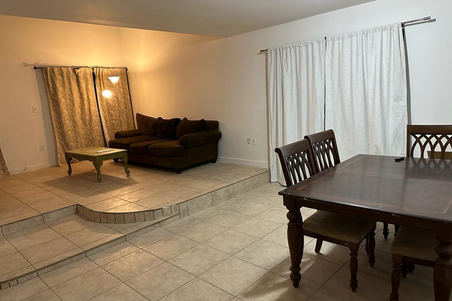 Living Room - Walking Distance Student Housing