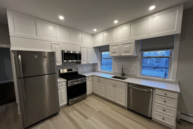 Kitchen - LUXURY CONDO NEAR TUFTS UNIVERSITY