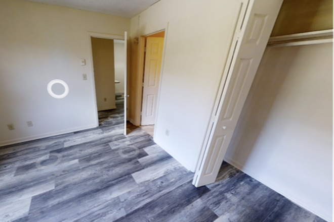 Bedroom - Roommate Needed - Private bed/bath - $690/mo