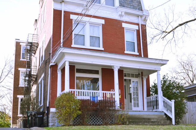 outside - 2411 Fairview Ave Cincinnati, close to campus
