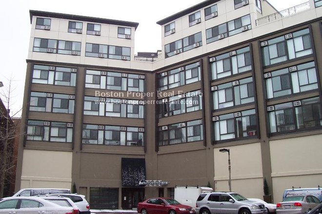 A - Penthouse in doorman building with pool