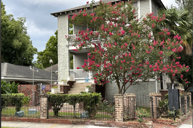 Outside View - "Prime College Housing: Steps Away from Campus,  Beautiful and Safeguarded by TUPD! Apartments