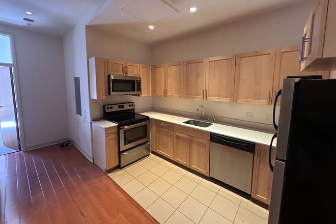 Call NOW for showings! 617-236-8600 - WASHINGTON ST - *NO FEE* SPLIT 1BR FOR 2 PPL *AVAIL NOW* W/ LNDRY IN BLDNG, A/C, DW IN DOWNTOWN XING Apartments