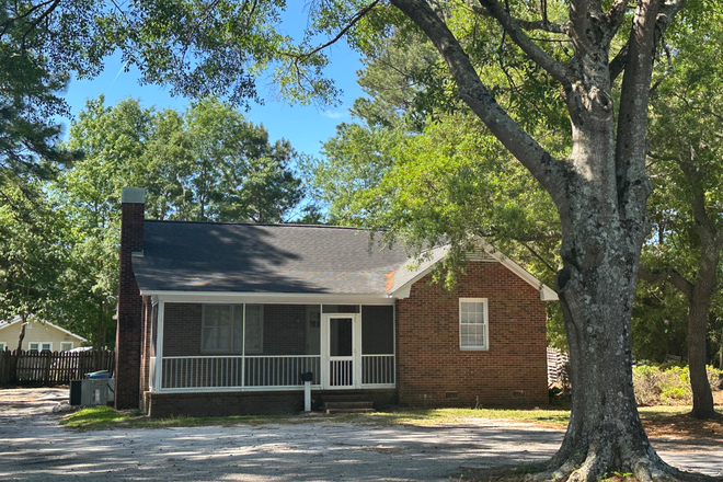 Front of home - Enjoy some space and privacy at the Randall home