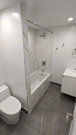 Bathroom - Bushwick Spacious Private Br - only 20min away from City Townhome