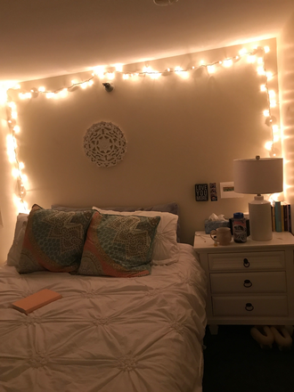 Bedroom - Townhouse - 20 Min walk to Campus, 15 min Walk to Church St, 1 block to Bus Stop