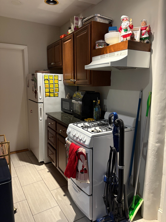 Call NOW for showings! 617-236-8600 - HANOVER ST - MODERN 1BR SPLIT FOR 2 PPL AVAIL *9/1/2026* IN NORTH END W/ HEAT INC, LNDRY IN BLDNG! Apartments