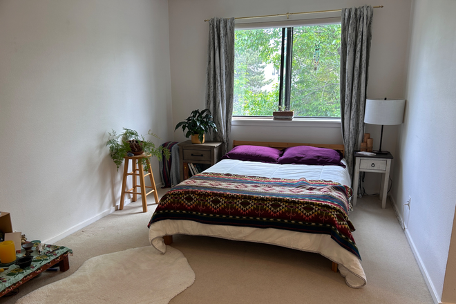 Bedroom - Sublet available 6/19-7/19 Townhome