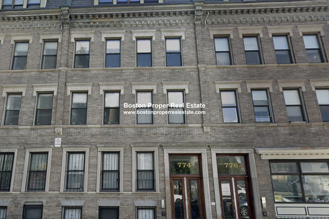 a - Right behind NEU, 3 bed with living room... Apartments