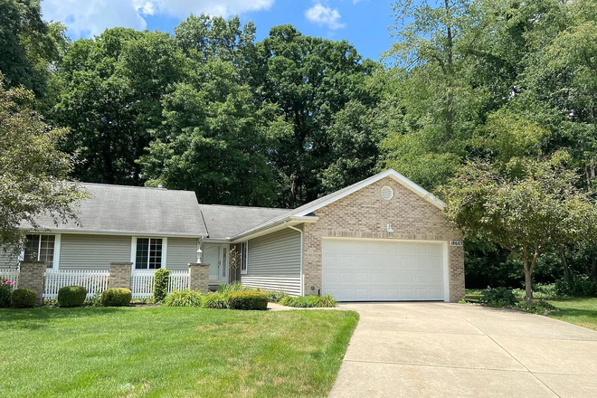 Front of House - Villa Close to Notre Dame | 18603 Garwood Ct, South Bend