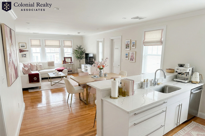 Unit - LUXURY 4 BED – STEPS TO BC CAMPUS – 2.5 BATHS!! 8/26/27! Apartments