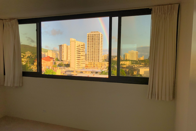 bed room - One room for rent near UH /Punahou/Downtown Apartments