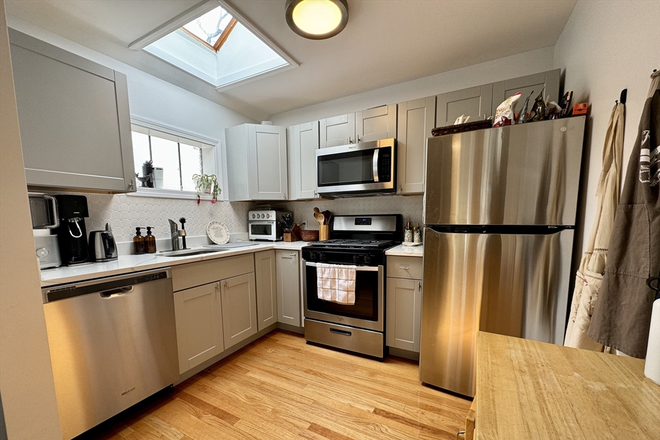 LIVING - GORGEOUS 2 BED WITH PARKING INCLUDED! 9/1/25!